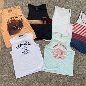 6 sleeveless T-shirt’s S and M like NEW